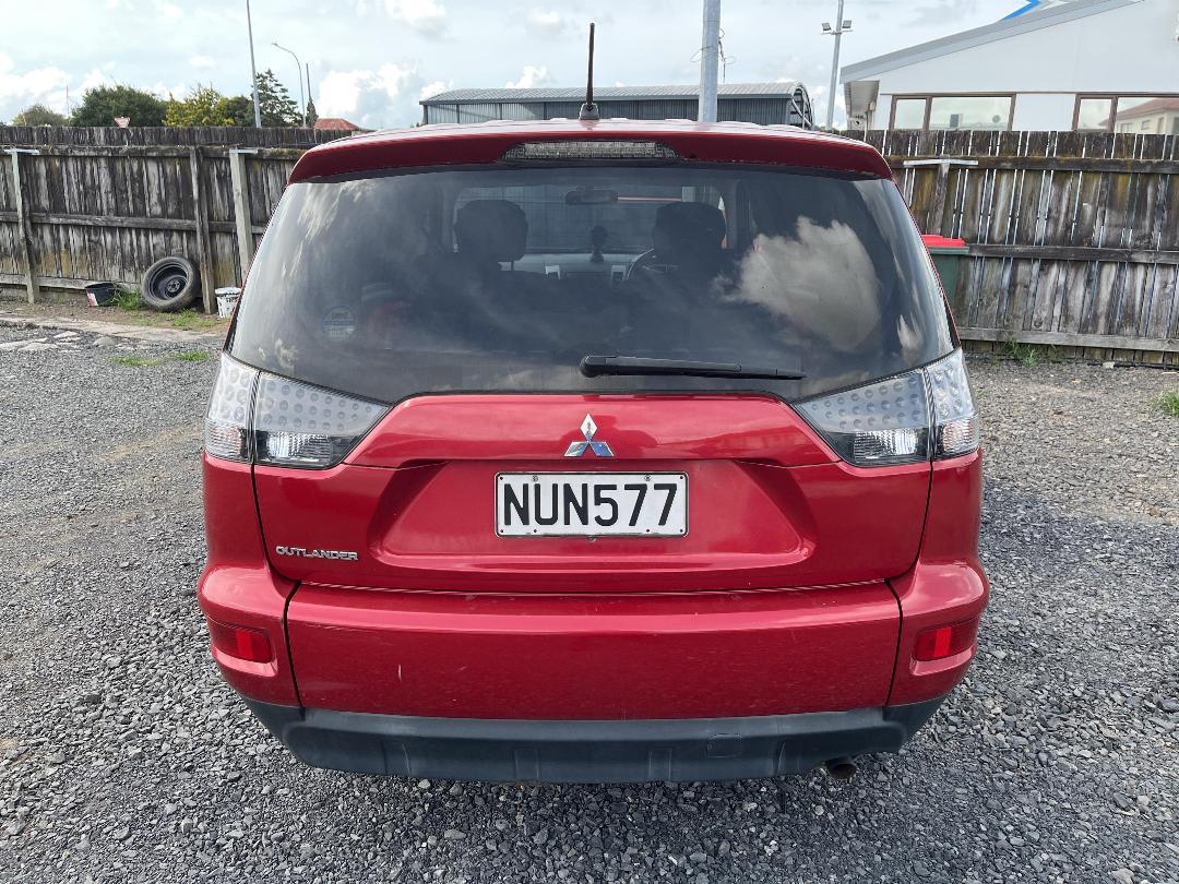Photo '5' of Mitsubishi Outlander
