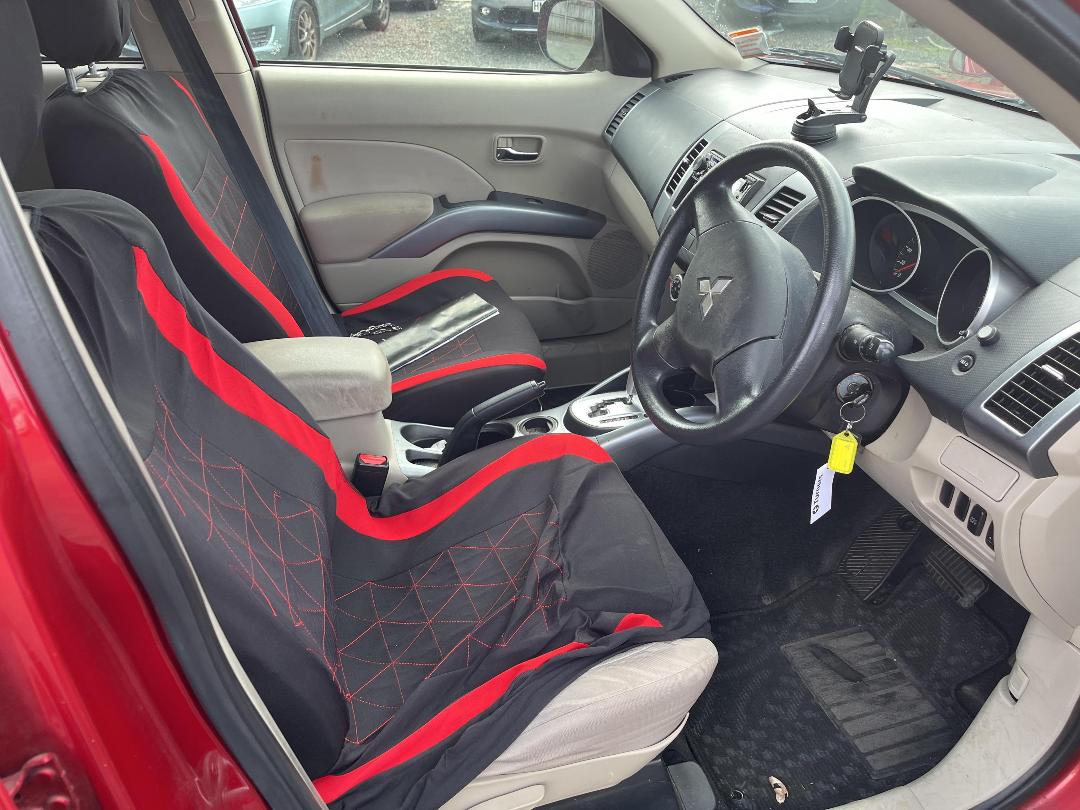 Photo '14' of Mitsubishi Outlander