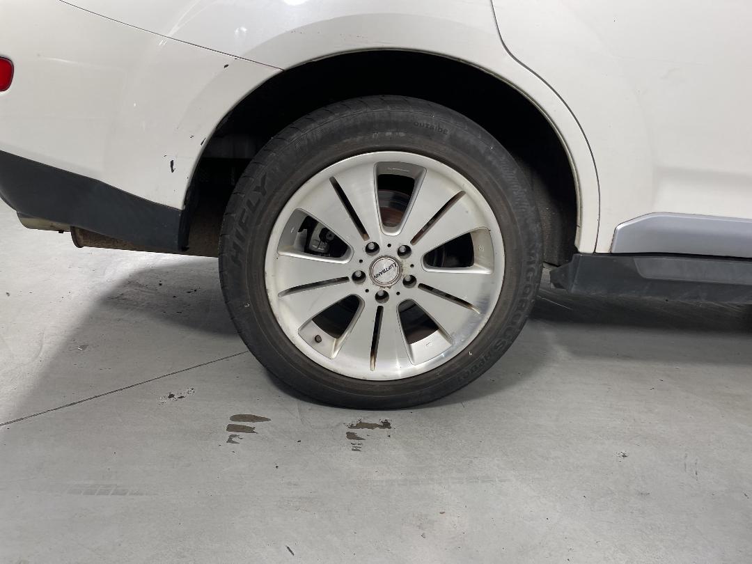 Photo '12' of Mitsubishi Outlander