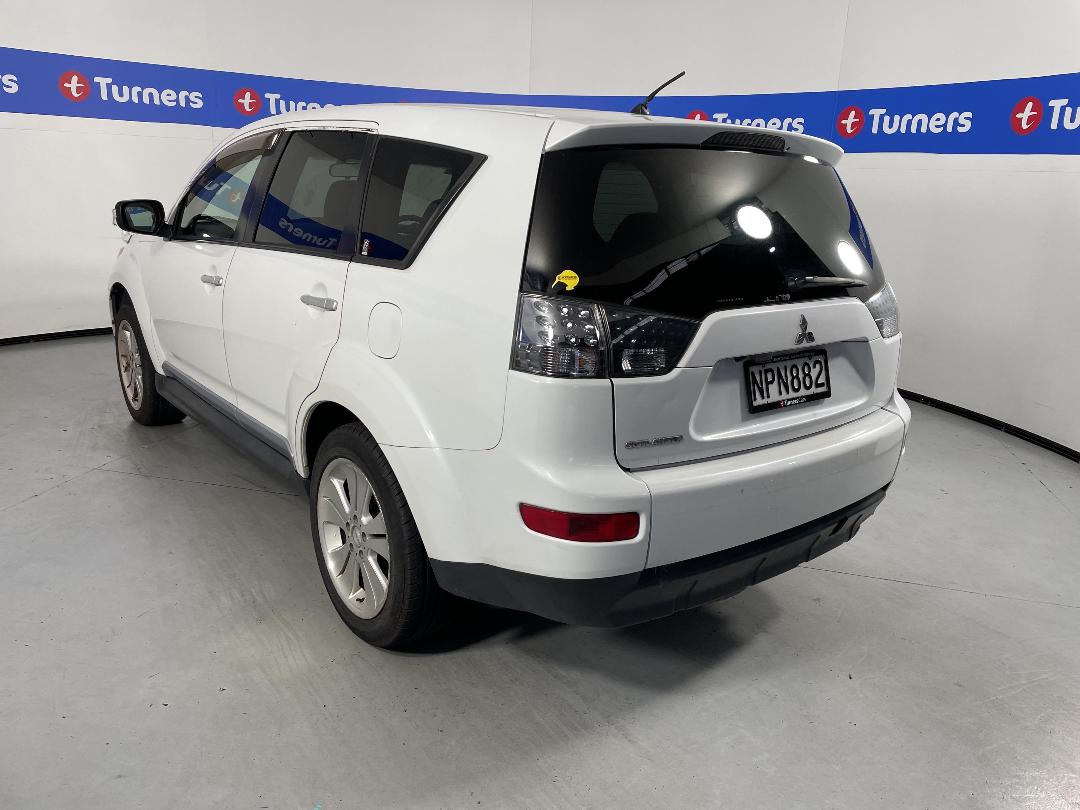 Photo '5' of Mitsubishi Outlander