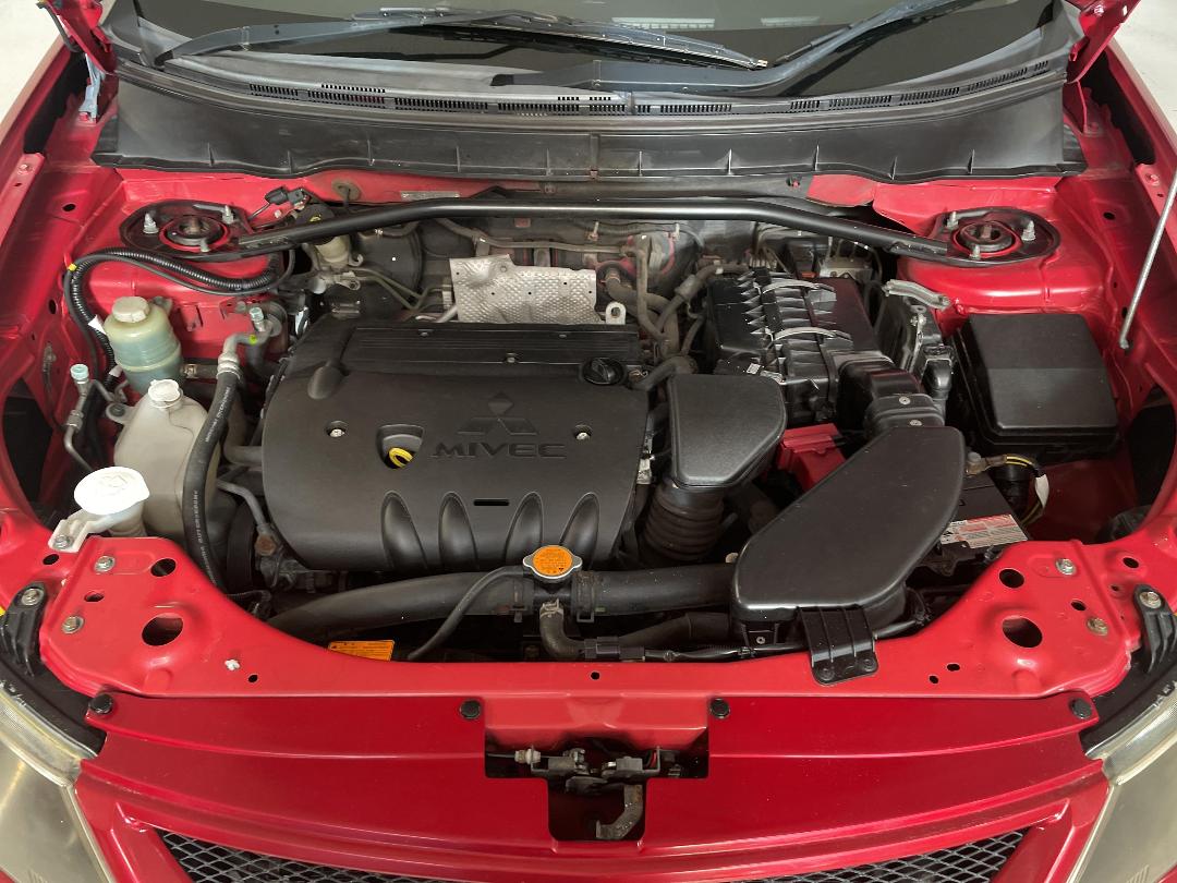 Photo '13' of Mitsubishi Outlander