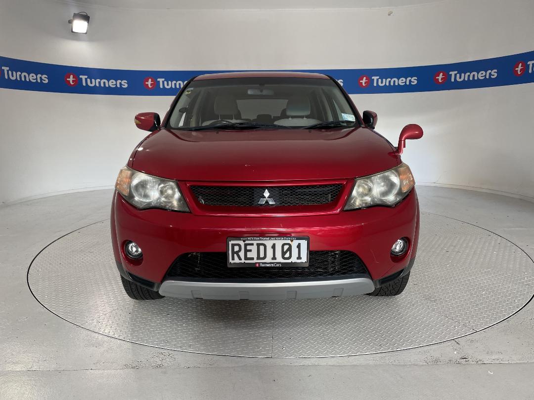 Photo '2' of Mitsubishi Outlander