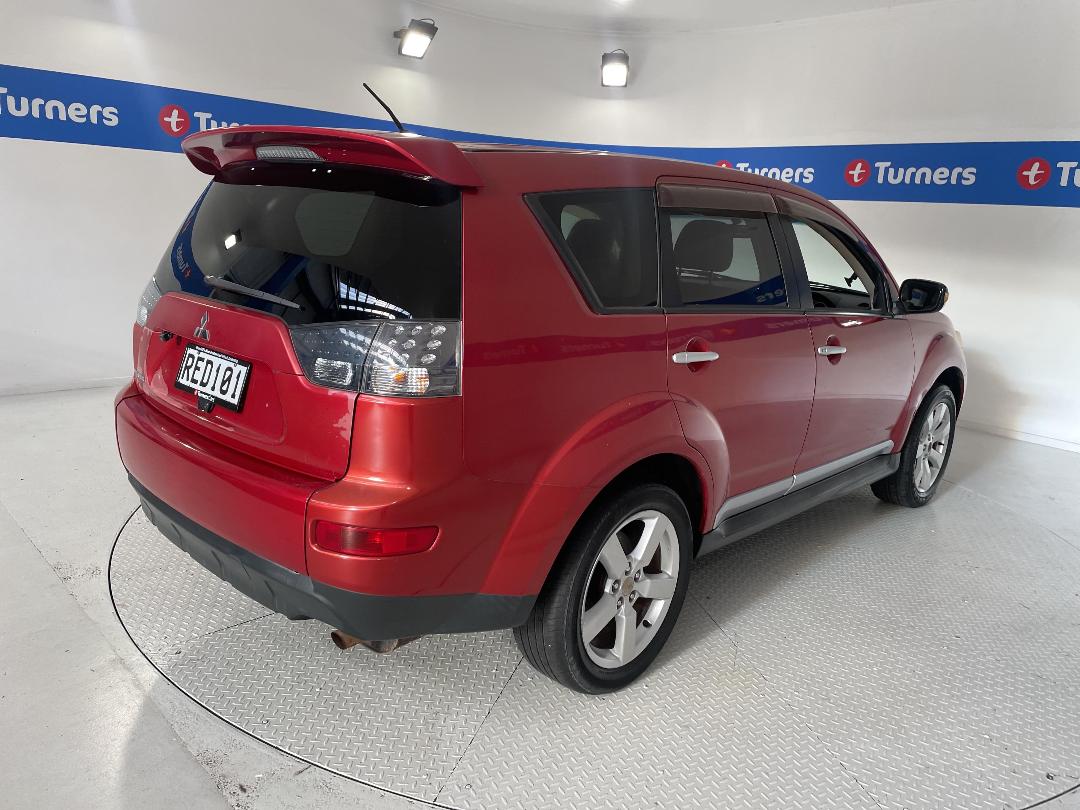 Photo '7' of Mitsubishi Outlander