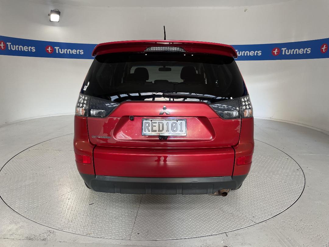 Photo '6' of Mitsubishi Outlander