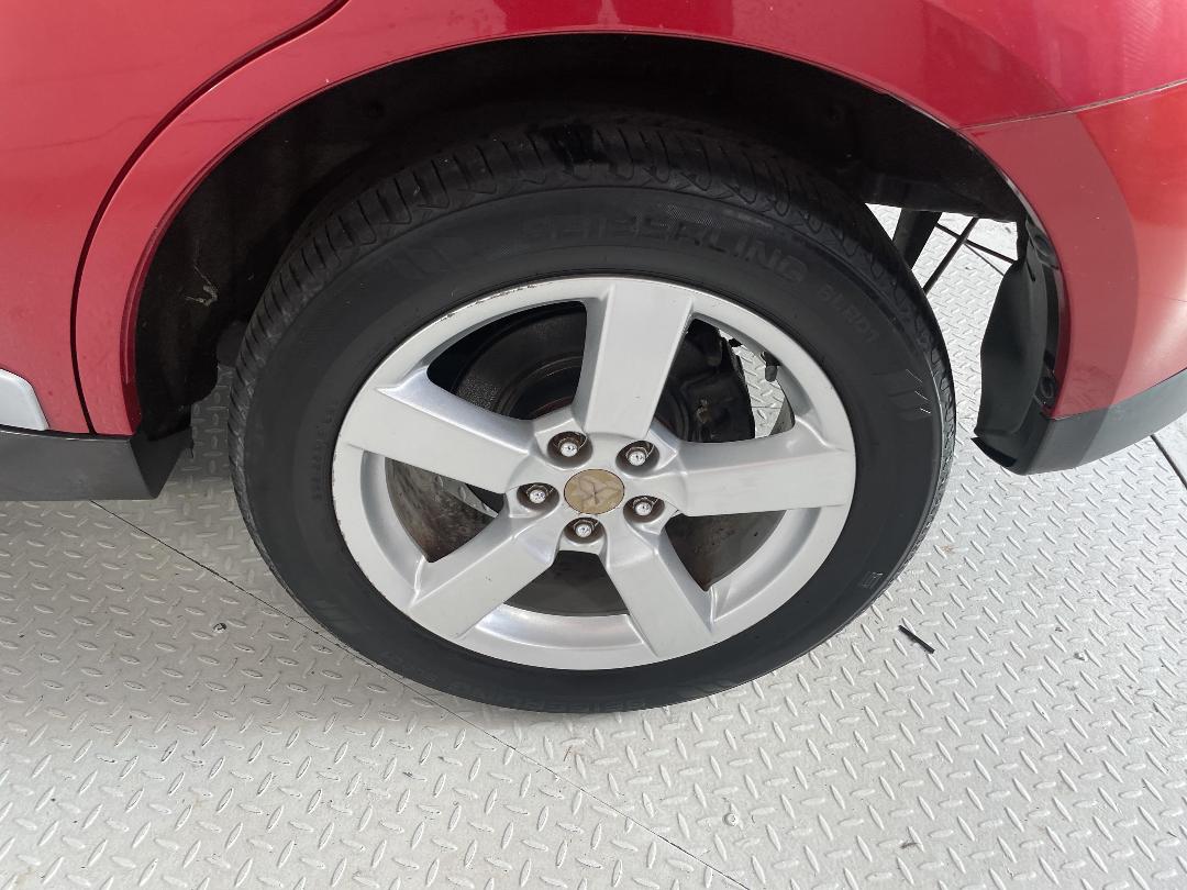 Photo '11' of Mitsubishi Outlander