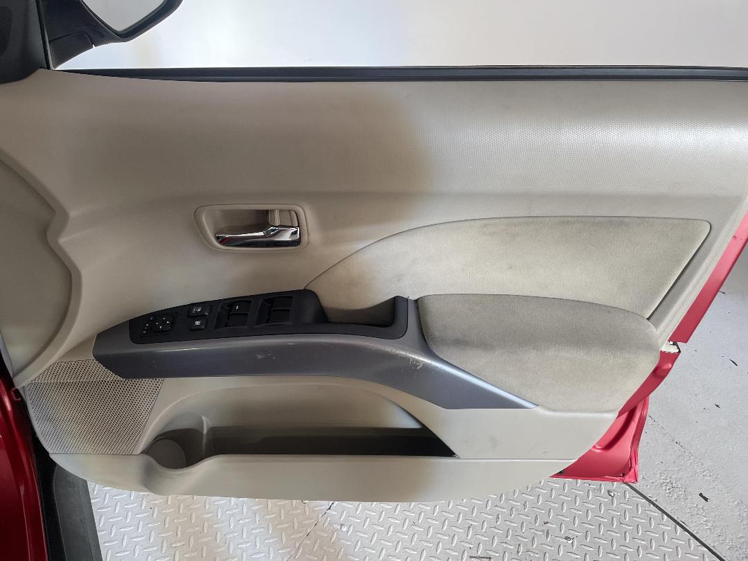 Photo '15' of Mitsubishi Outlander