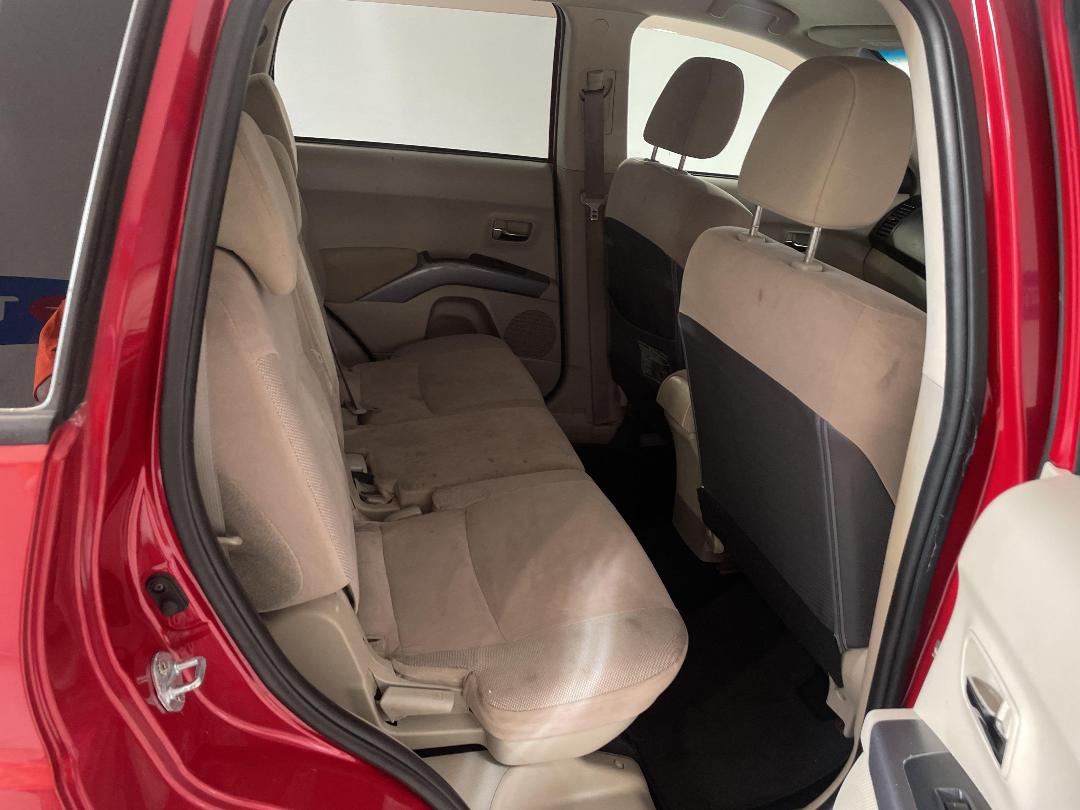 Photo '20' of Mitsubishi Outlander