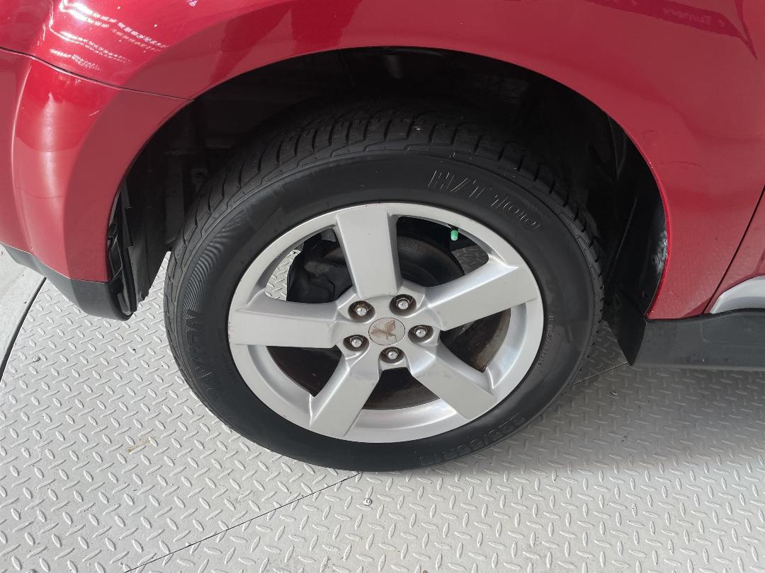 Photo '10' of Mitsubishi Outlander