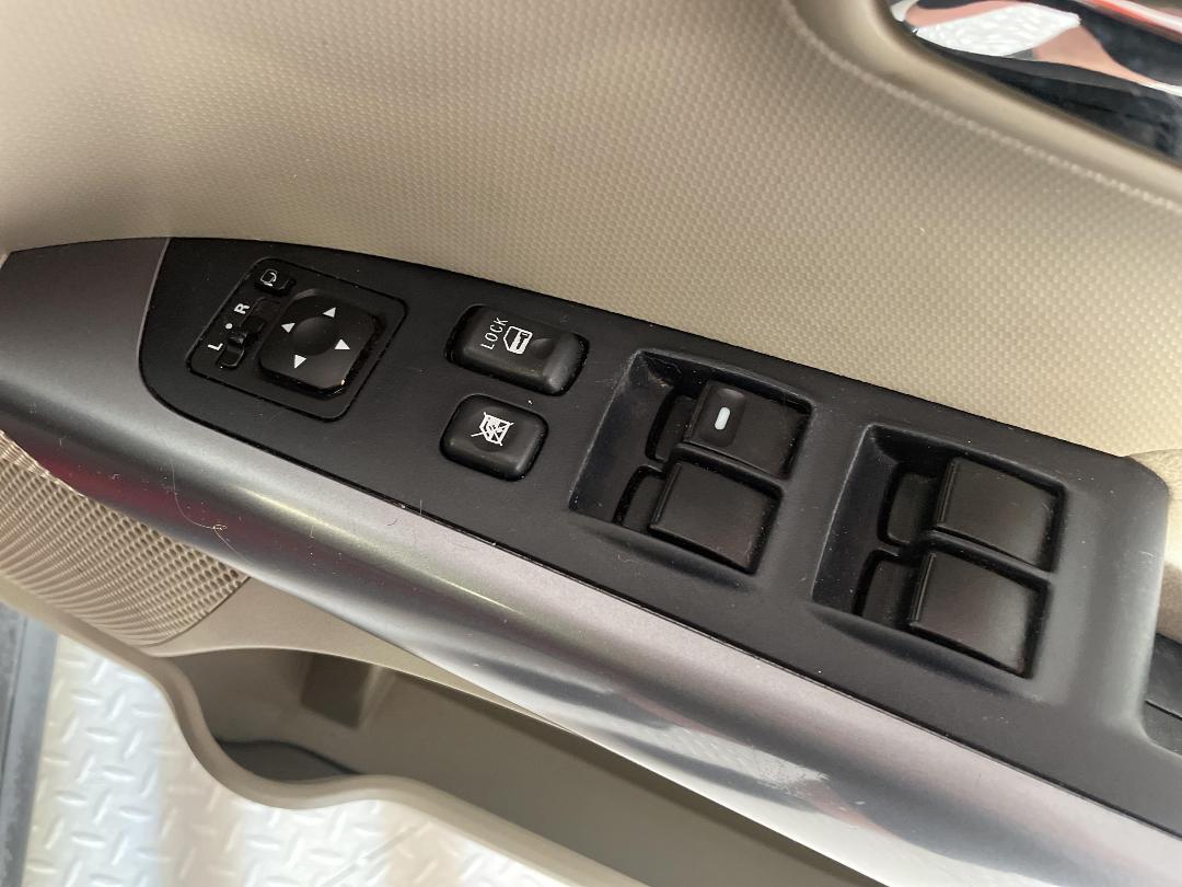 Photo '23' of Mitsubishi Outlander