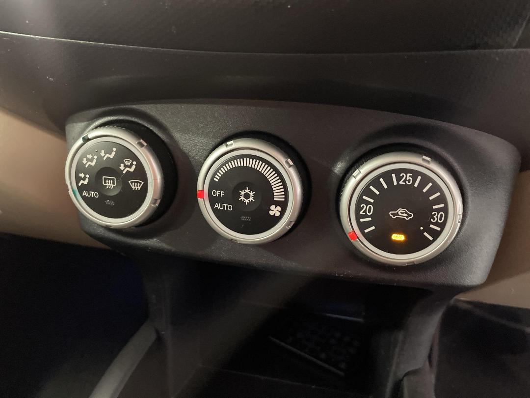 Photo '27' of Mitsubishi Outlander