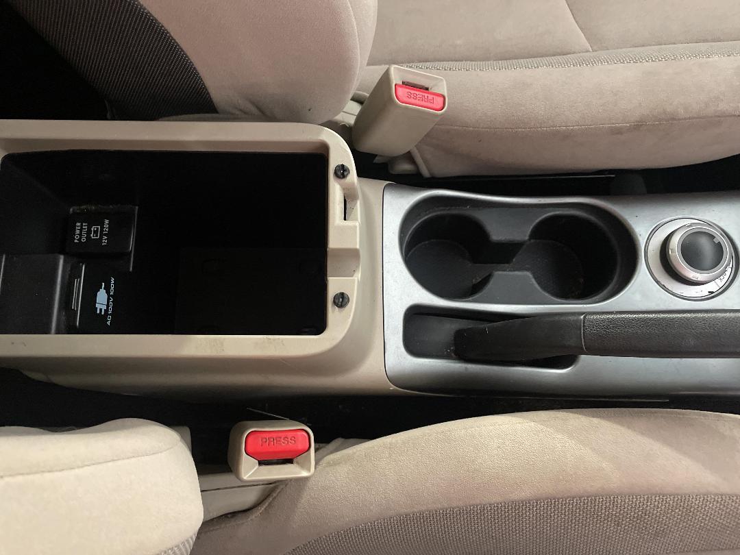 Photo '29' of Mitsubishi Outlander