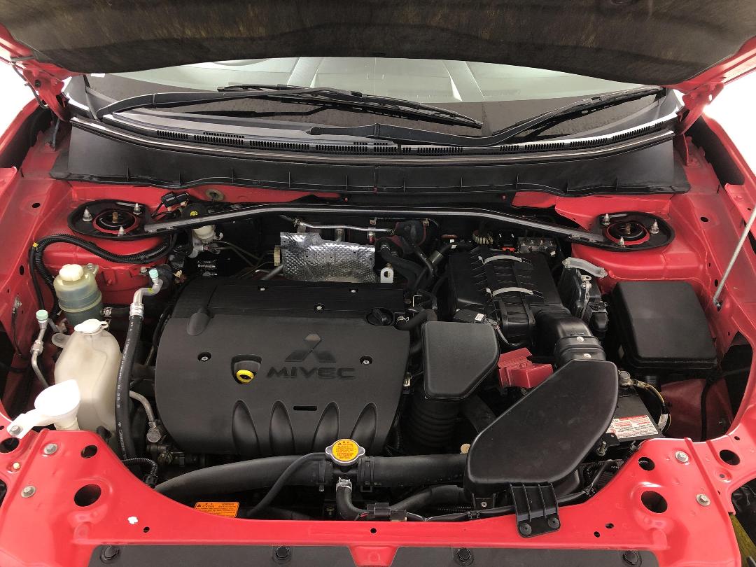 Photo '13' of Mitsubishi Outlander