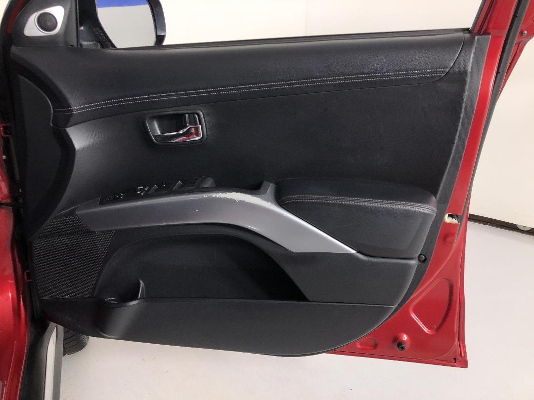 Photo '15' of Mitsubishi Outlander