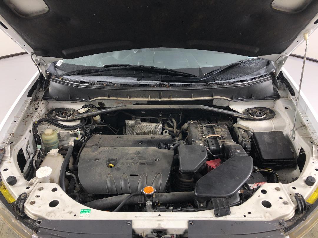 Photo '6' of Mitsubishi Outlander