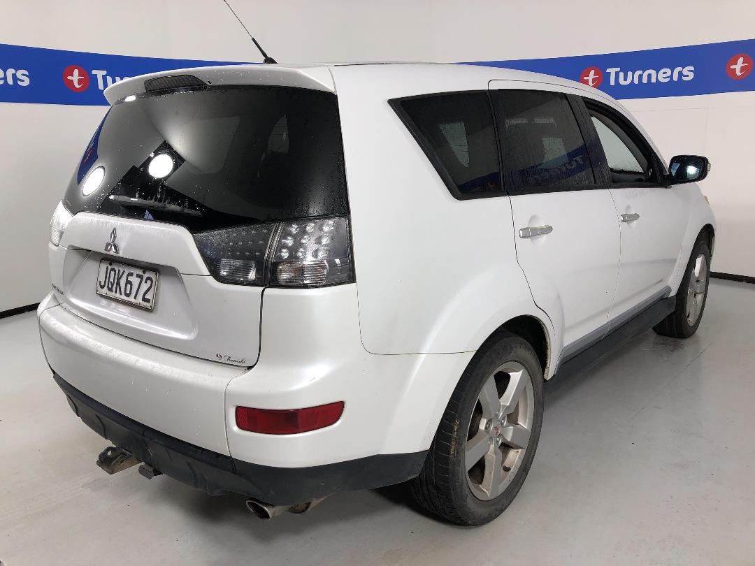 Photo '7' of Mitsubishi Outlander