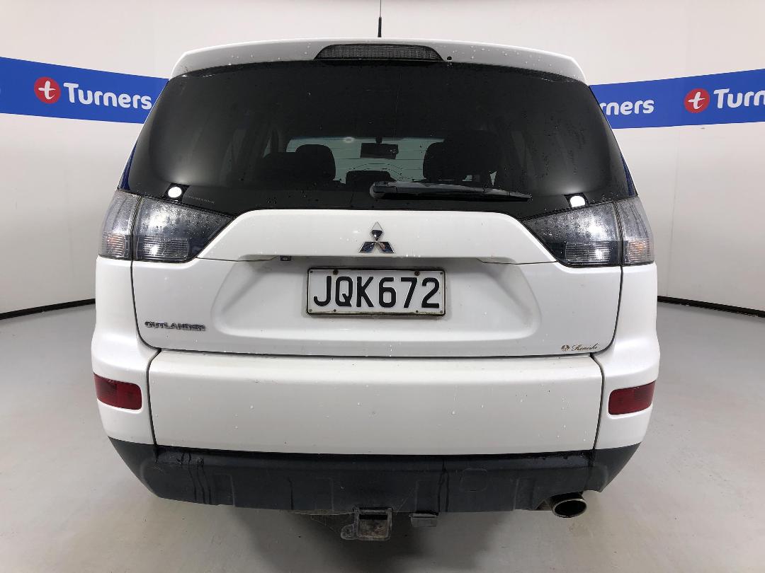 Photo '9' of Mitsubishi Outlander