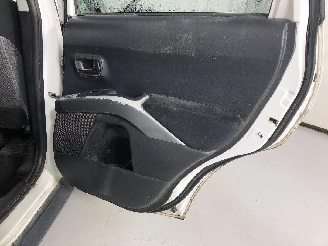 Photo '16' of Mitsubishi Outlander