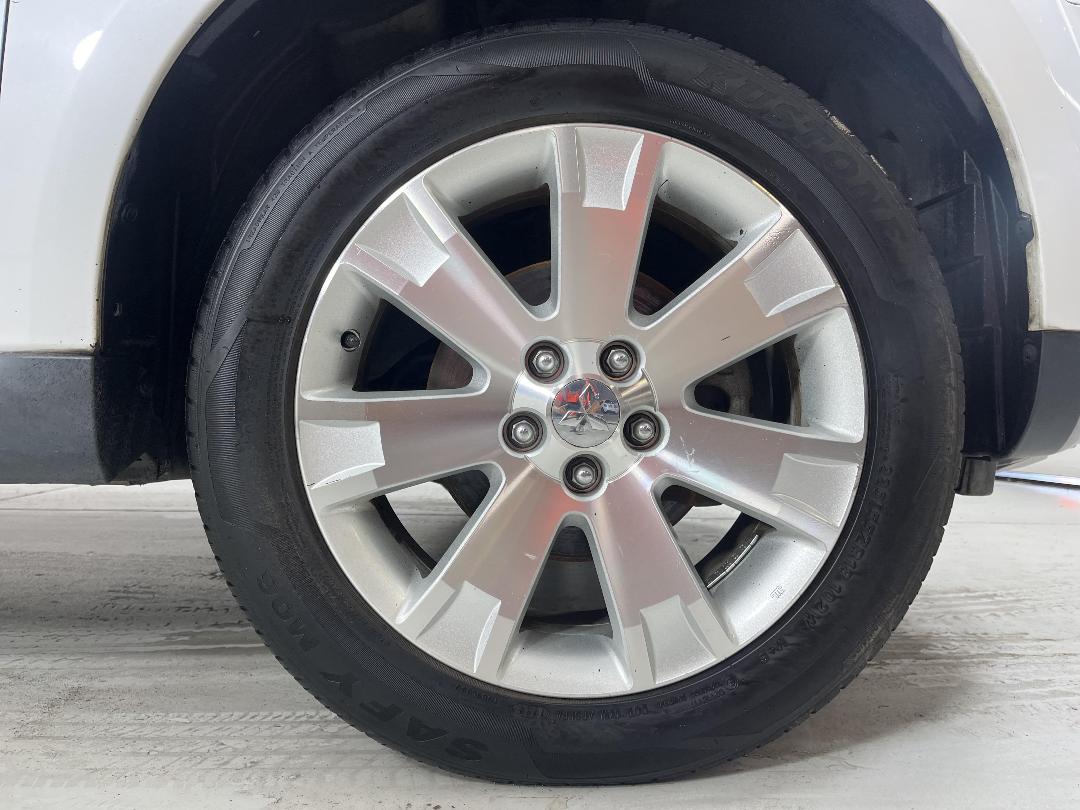 Photo '9' of Mitsubishi Outlander