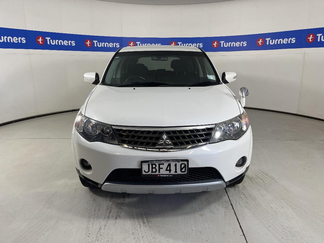 Photo '2' of Mitsubishi Outlander