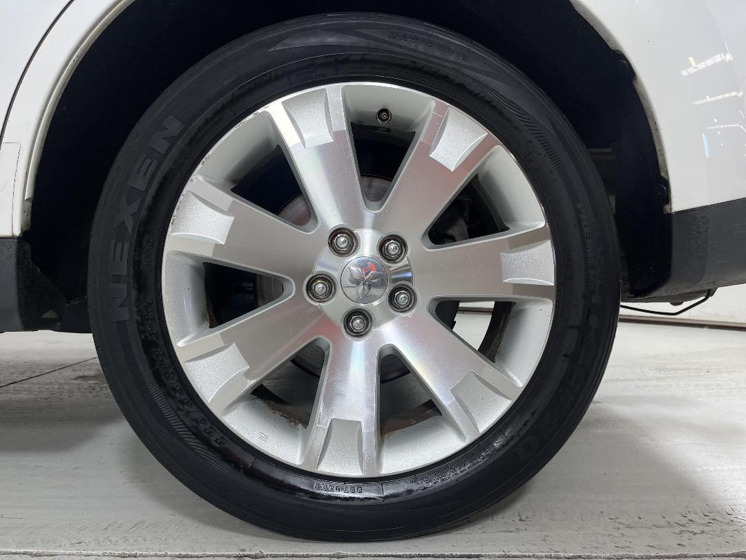 Photo '11' of Mitsubishi Outlander