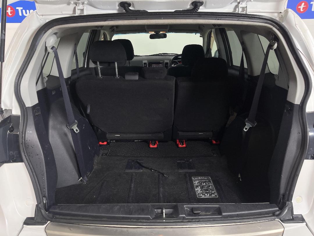 Photo '14' of Mitsubishi Outlander