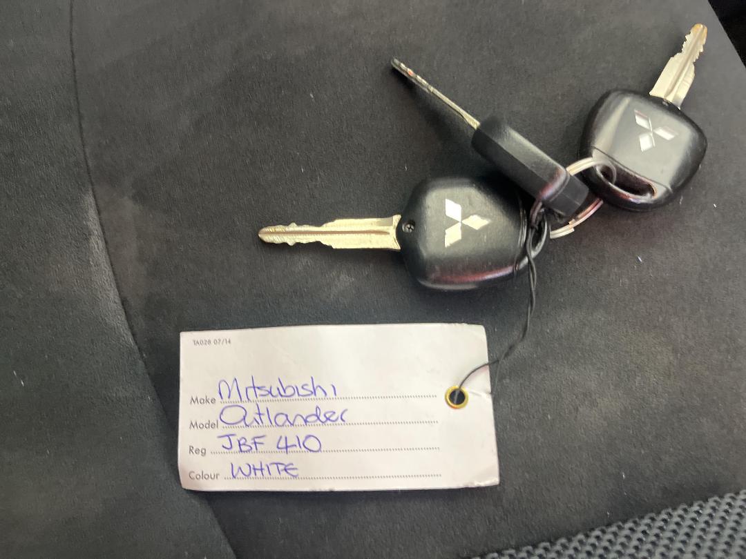 Photo '22' of Mitsubishi Outlander