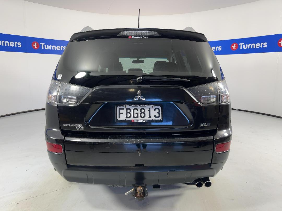 Photo '6' of Mitsubishi Outlander