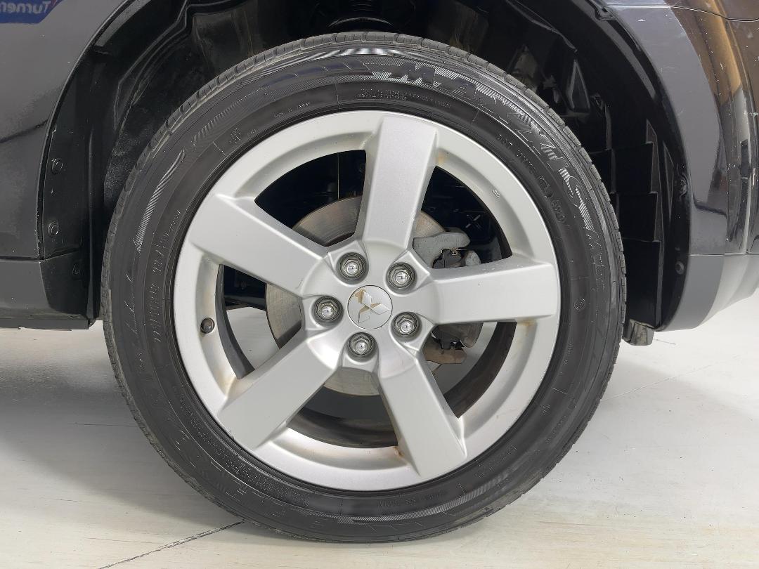 Photo '9' of Mitsubishi Outlander