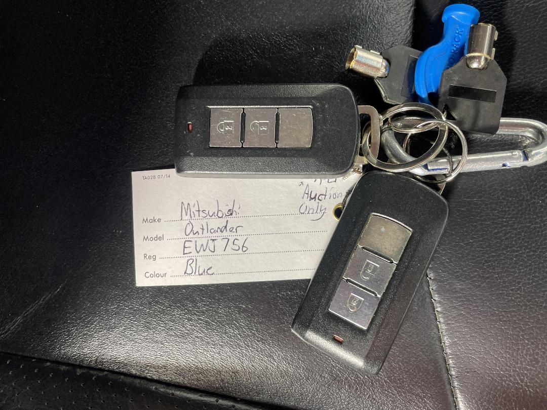 Photo '15' of Mitsubishi Outlander VRX