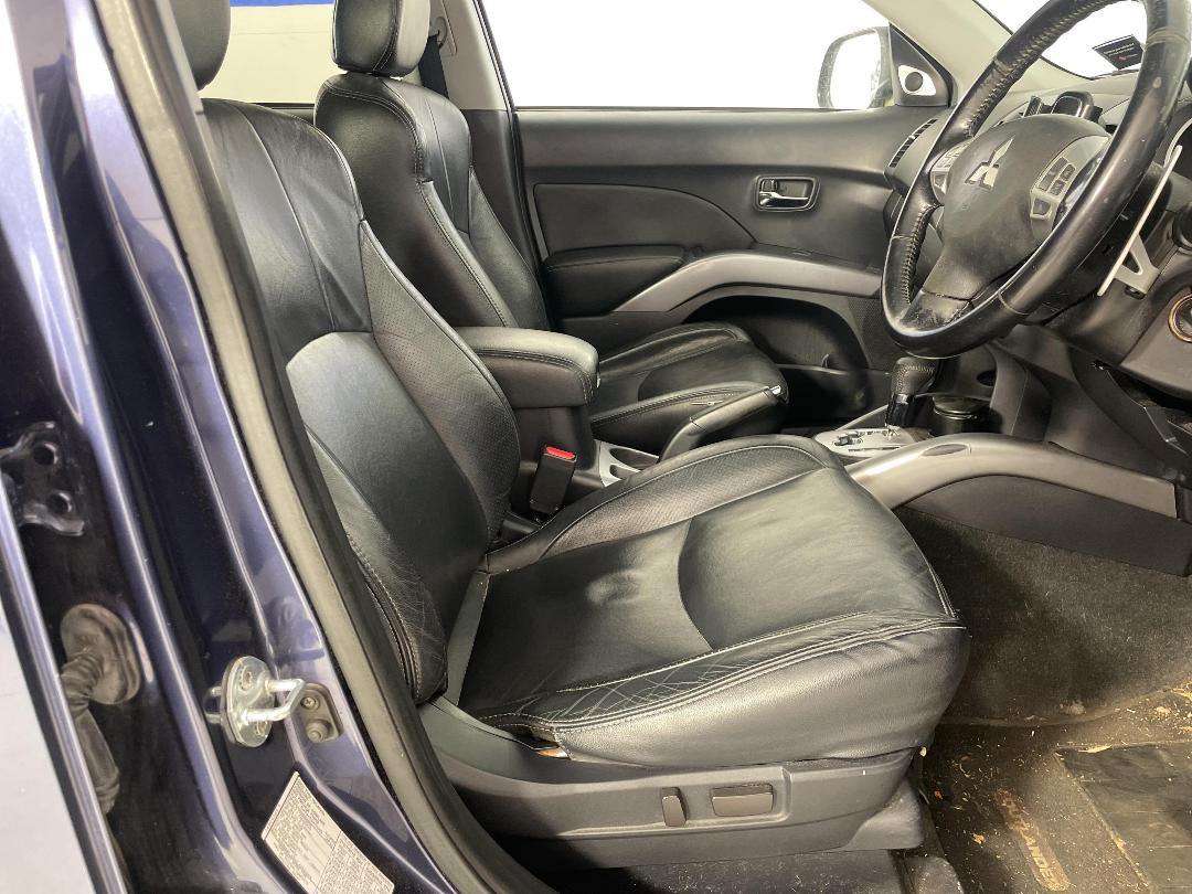 Photo '14' of Mitsubishi Outlander VRX