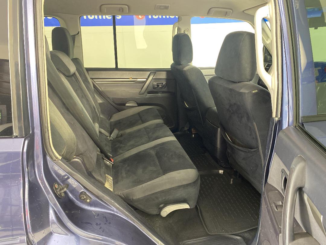 Photo '20' of Mitsubishi Pajero Photo '20' of Mitsubishi Pajero