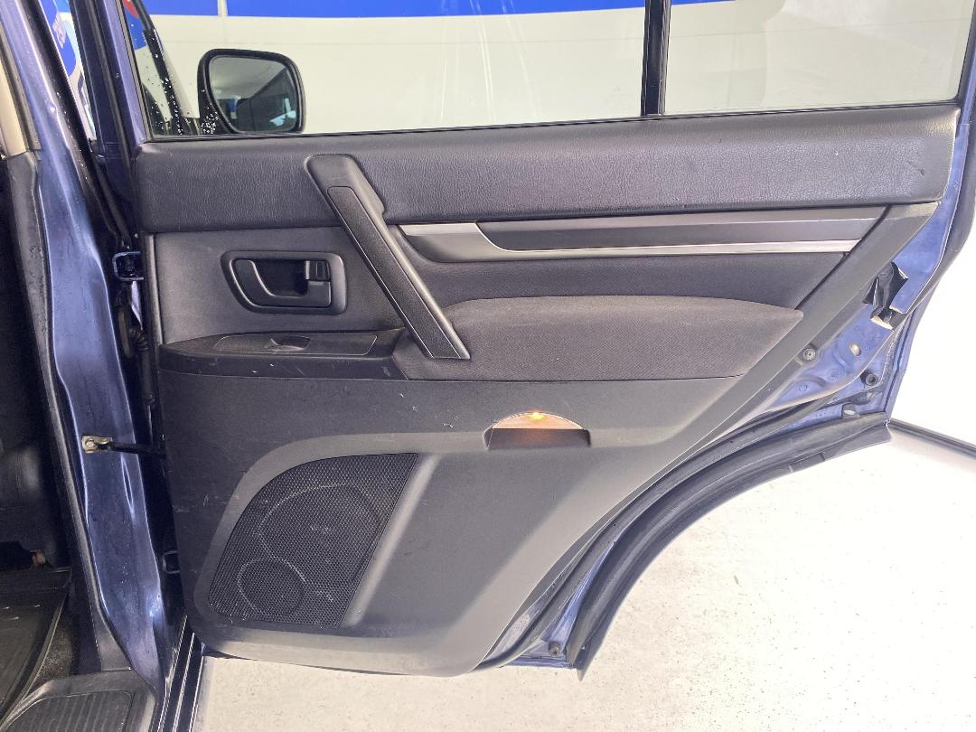 Photo '19' of Mitsubishi Pajero Photo '19' of Mitsubishi Pajero