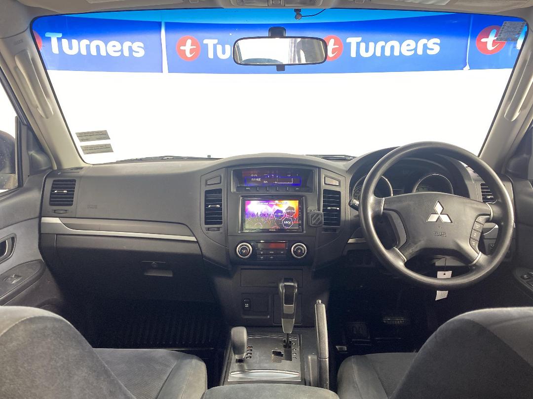 Photo '17' of Mitsubishi Pajero Photo '17' of Mitsubishi Pajero