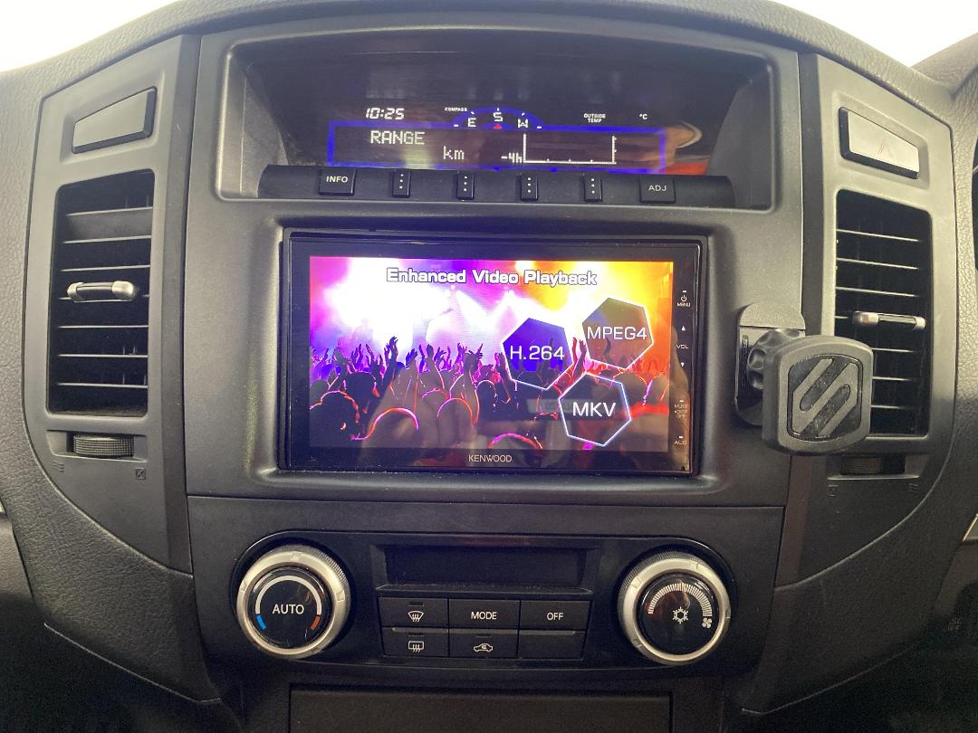 Photo '18' of Mitsubishi Pajero Photo '18' of Mitsubishi Pajero