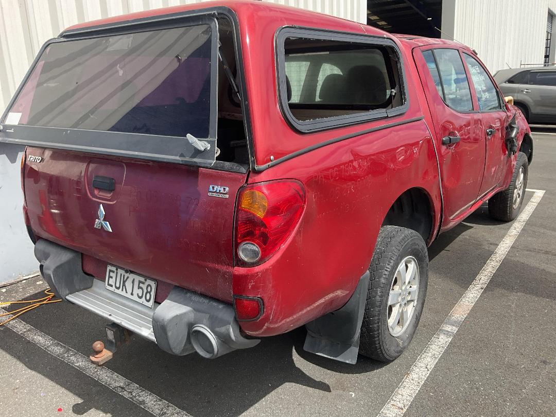 Photo '3' of Mitsubishi Triton Dcab GLX Photo '3' of Mitsubishi Triton Dcab GLX