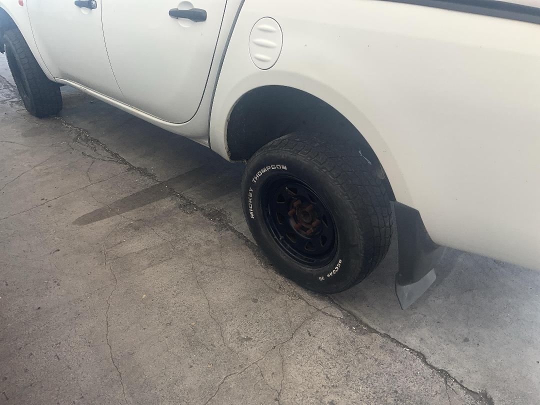 Photo '10' of Mitsubishi Triton Dcab GLX Photo '10' of Mitsubishi Triton Dcab GLX