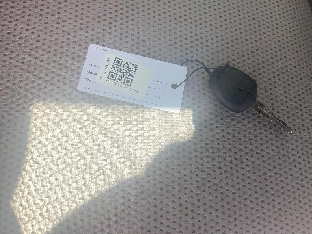 Photo '21' of Mitsubishi Triton Dcab GLX Photo '21' of Mitsubishi Triton Dcab GLX