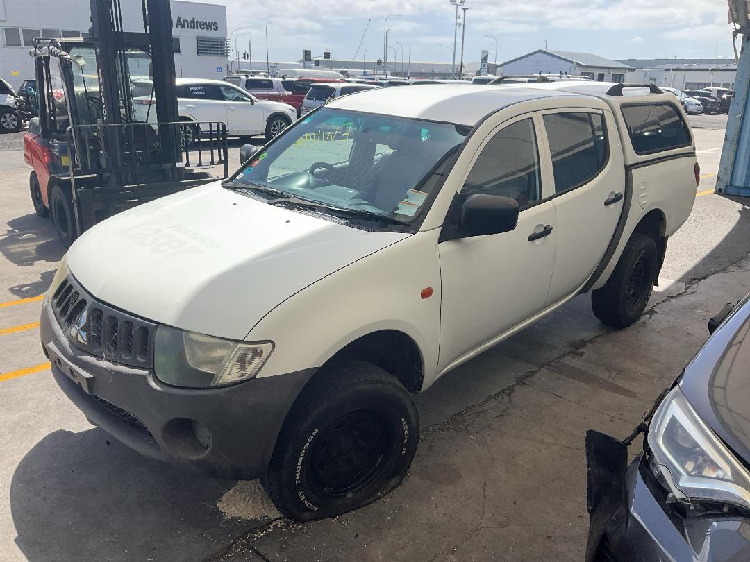 Photo '5' of Mitsubishi Triton Dcab GLX Photo '5' of Mitsubishi Triton Dcab GLX