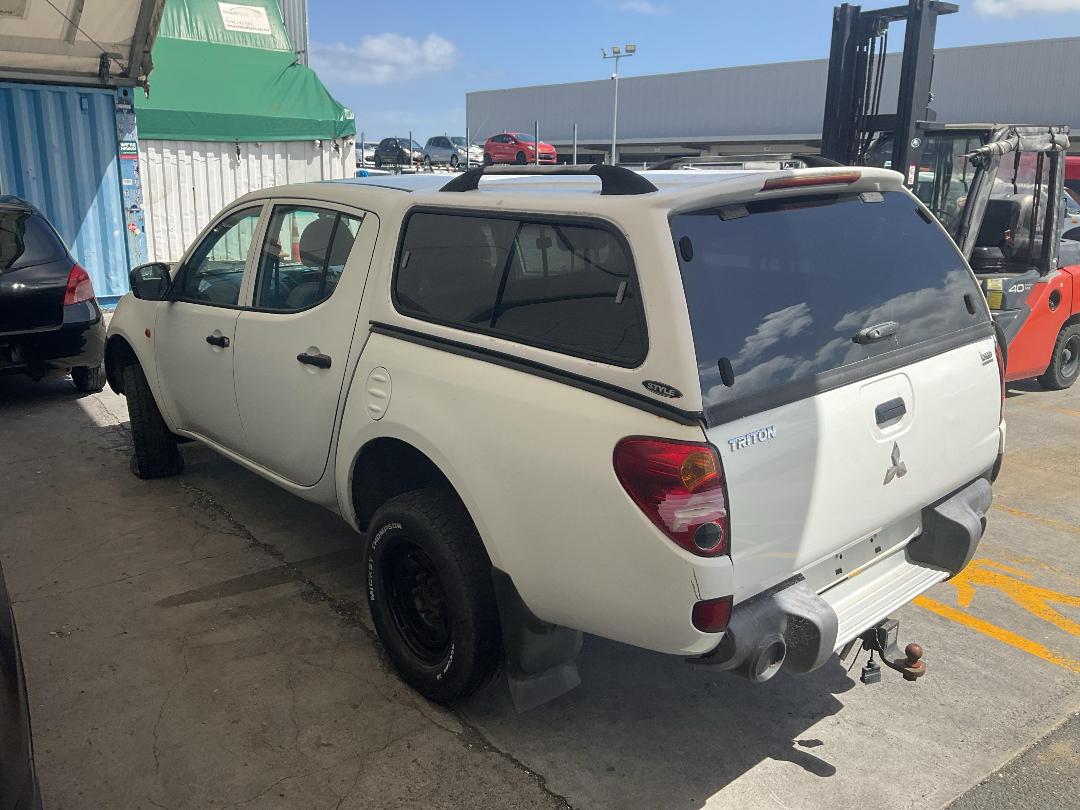 Photo '11' of Mitsubishi Triton Dcab GLX Photo '11' of Mitsubishi Triton Dcab GLX