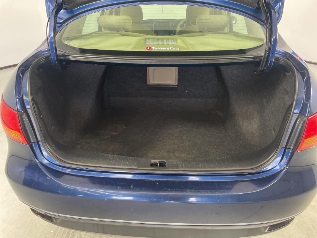 Photo '14' of Nissan Bluebird Photo '14' of Nissan Bluebird