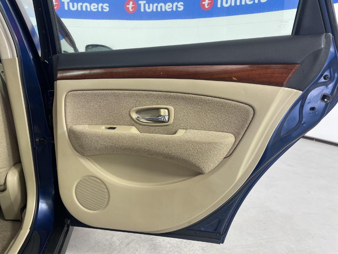 Photo '19' of Nissan Bluebird Photo '19' of Nissan Bluebird