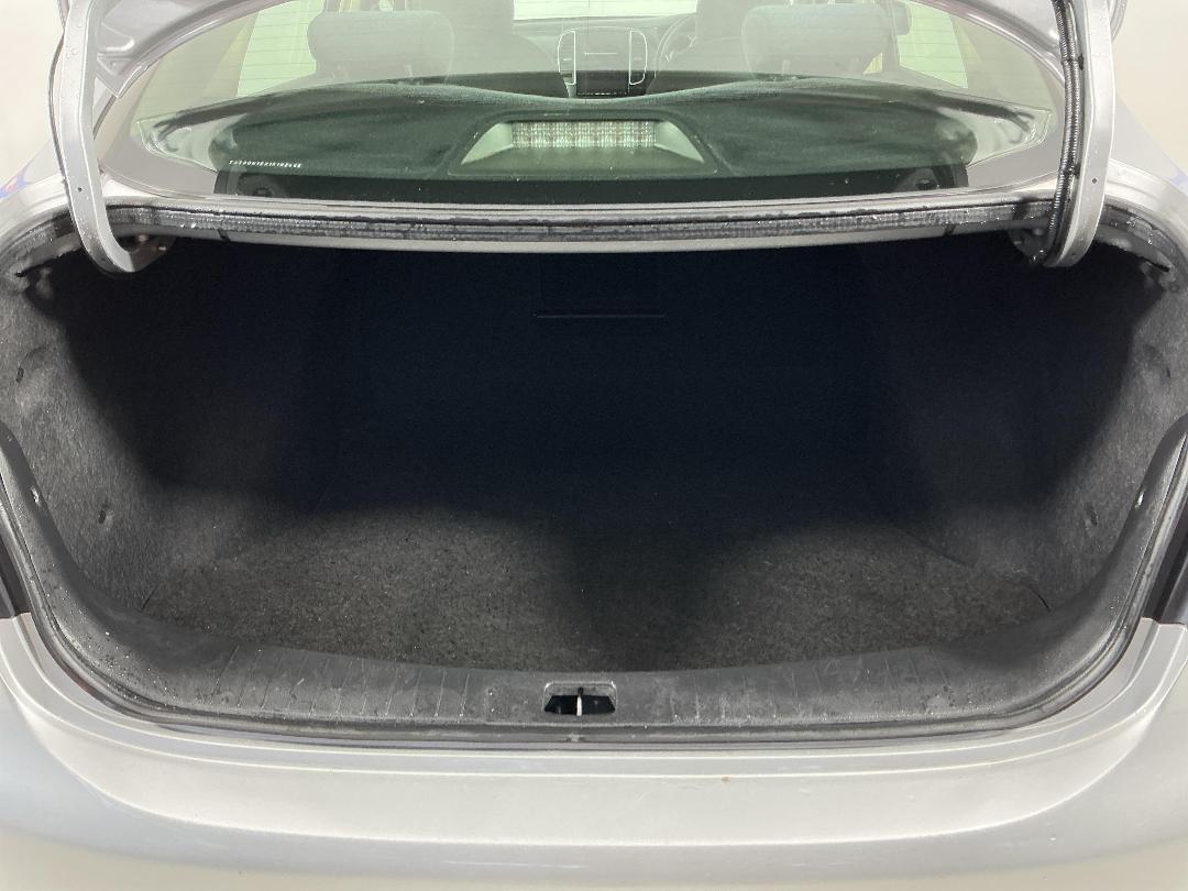 Photo '14' of Nissan Bluebird Photo '14' of Nissan Bluebird