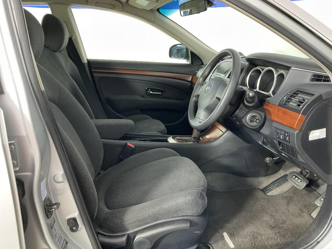 Photo '16' of Nissan Bluebird Photo '16' of Nissan Bluebird