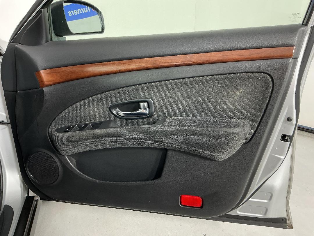 Photo '15' of Nissan Bluebird Photo '15' of Nissan Bluebird