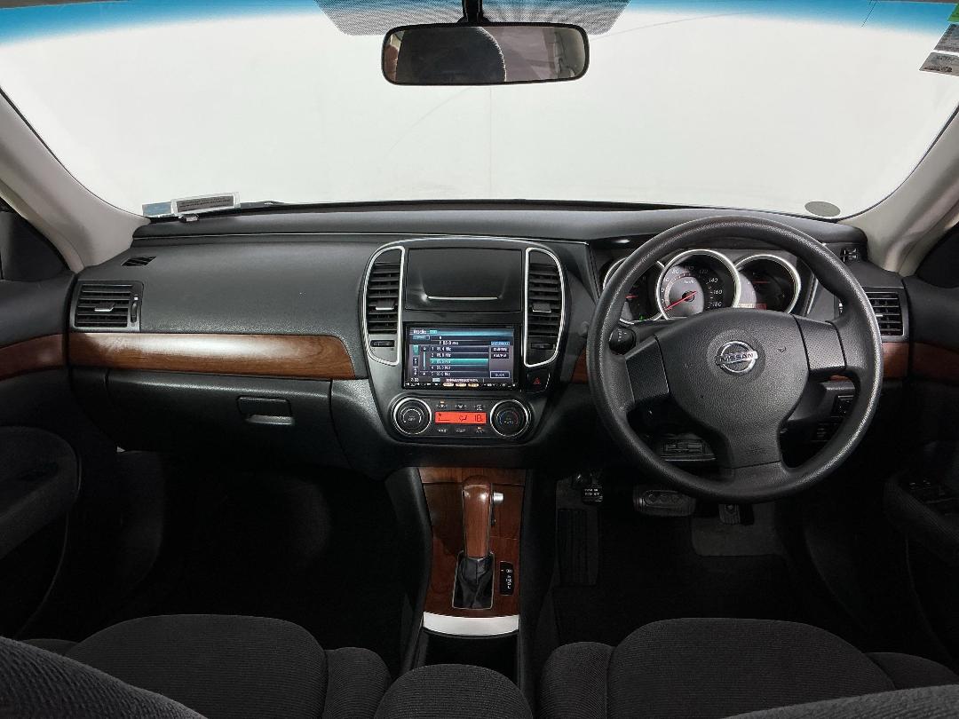 Photo '17' of Nissan Bluebird Photo '17' of Nissan Bluebird