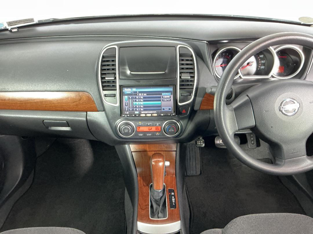 Photo '18' of Nissan Bluebird Photo '18' of Nissan Bluebird