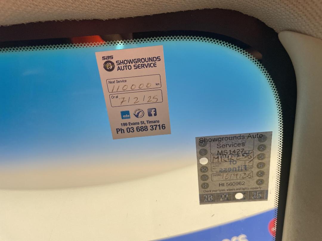 Photo '23' of Nissan Bluebird