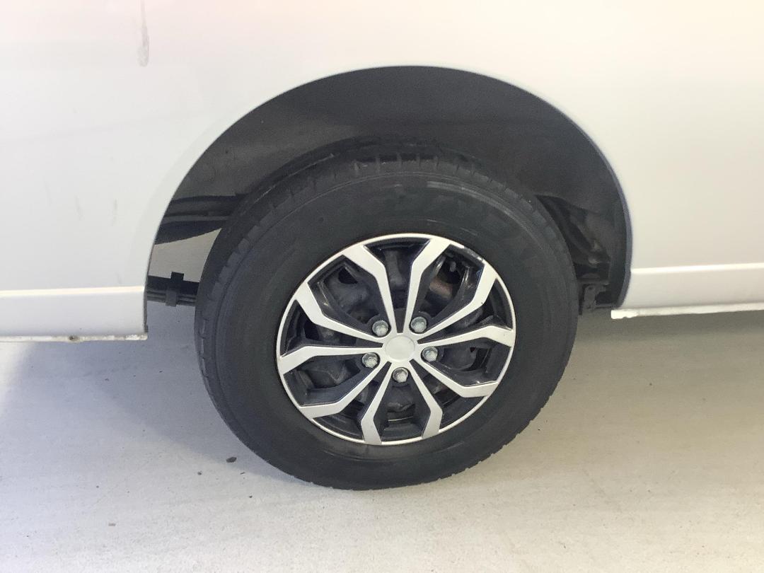 Photo '12' of Nissan Caravan Photo '12' of Nissan Caravan