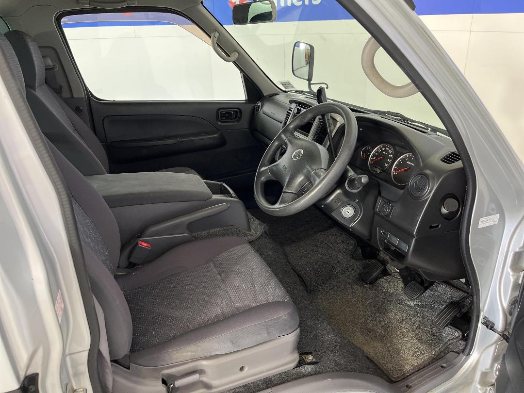 Photo '16' of Nissan Caravan