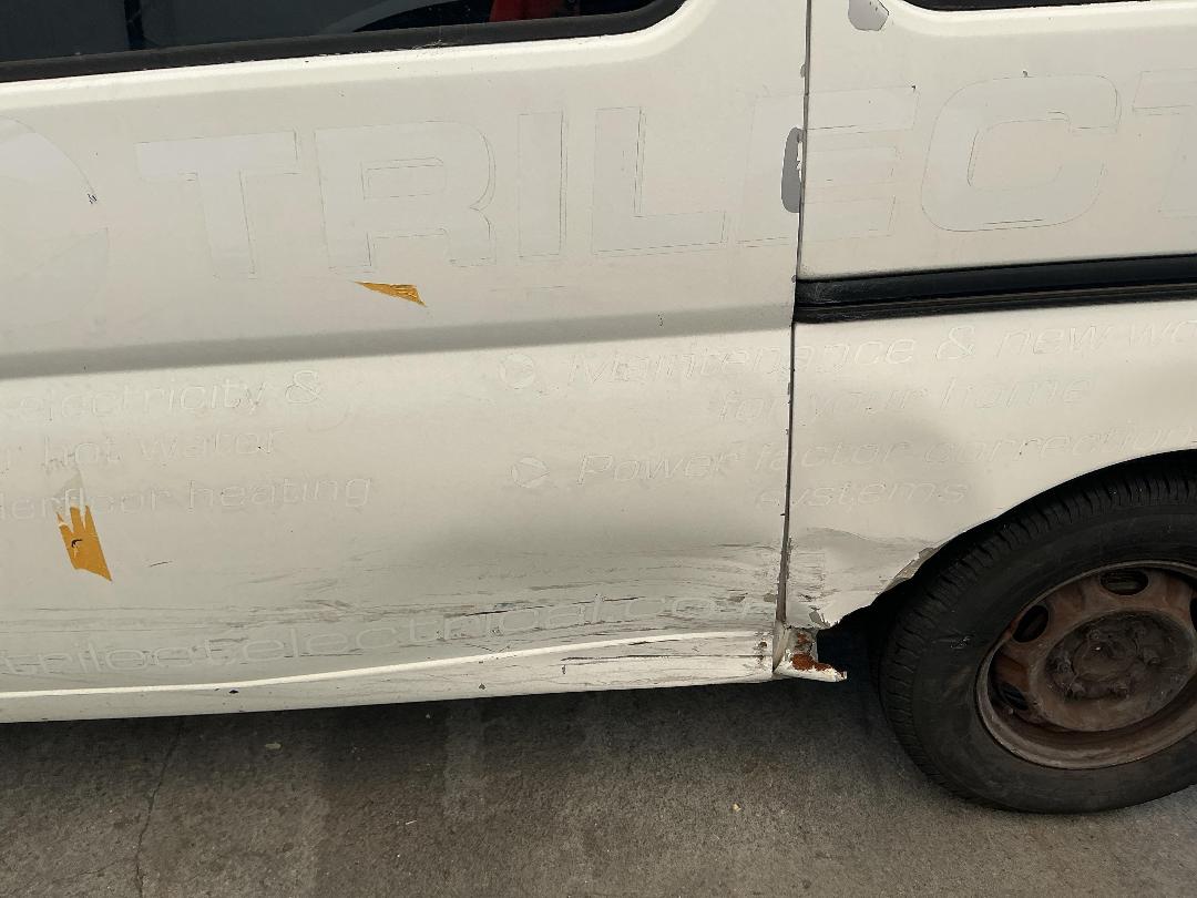 Photo '10' of Nissan Caravan